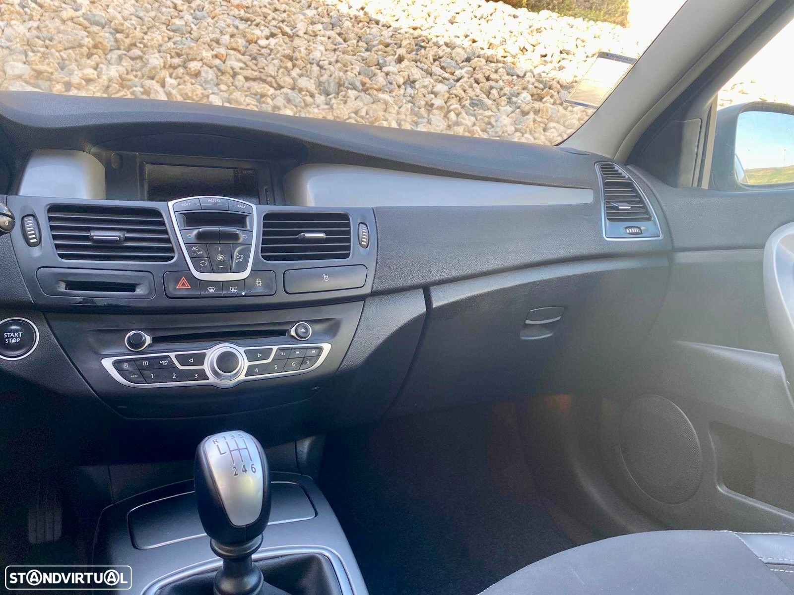 Renault Laguna Break 2.0 dCi Initiale - 33