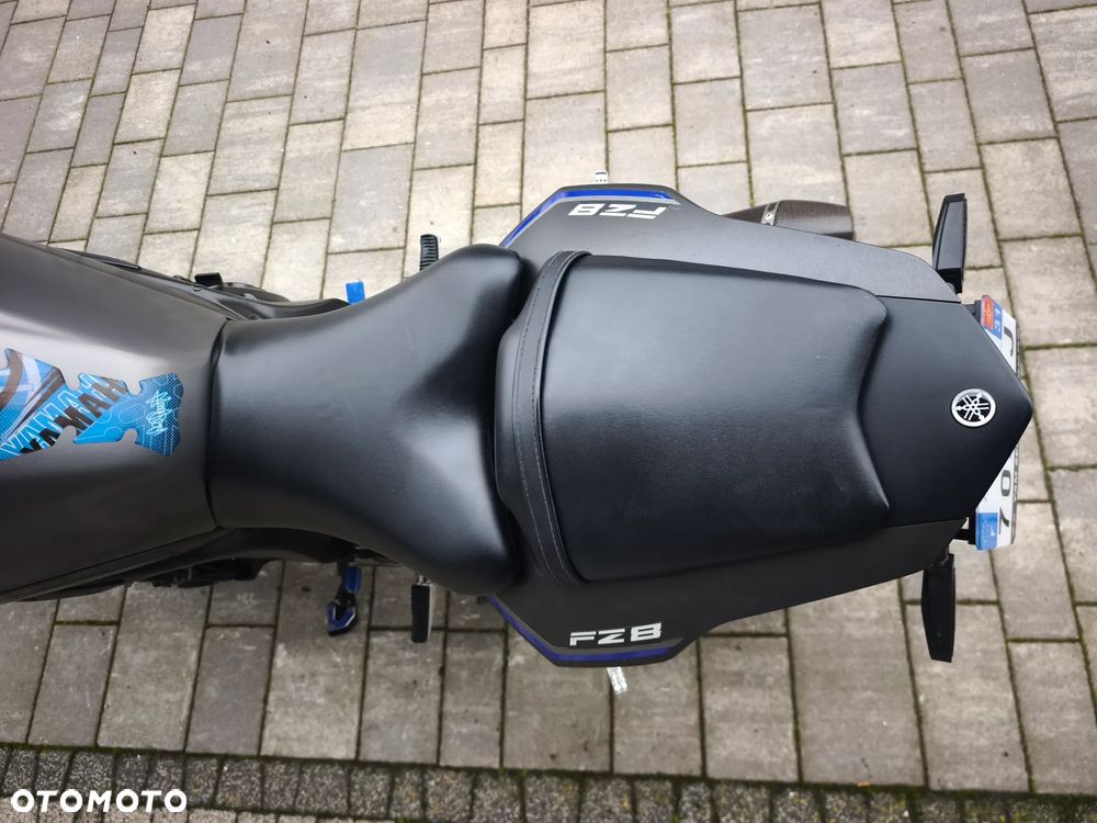 Yamaha FZ8 - 17