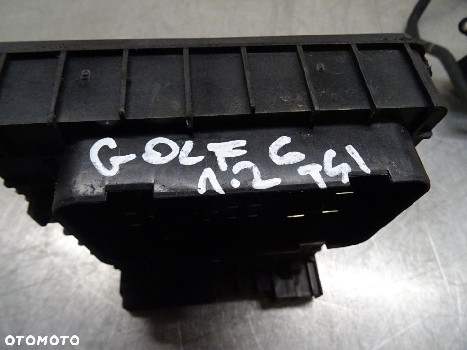 VW GOLF VI 08-16 1.2TSI SKRZYNKA BEZPIECZNIKÓW 1K0937125D - 2