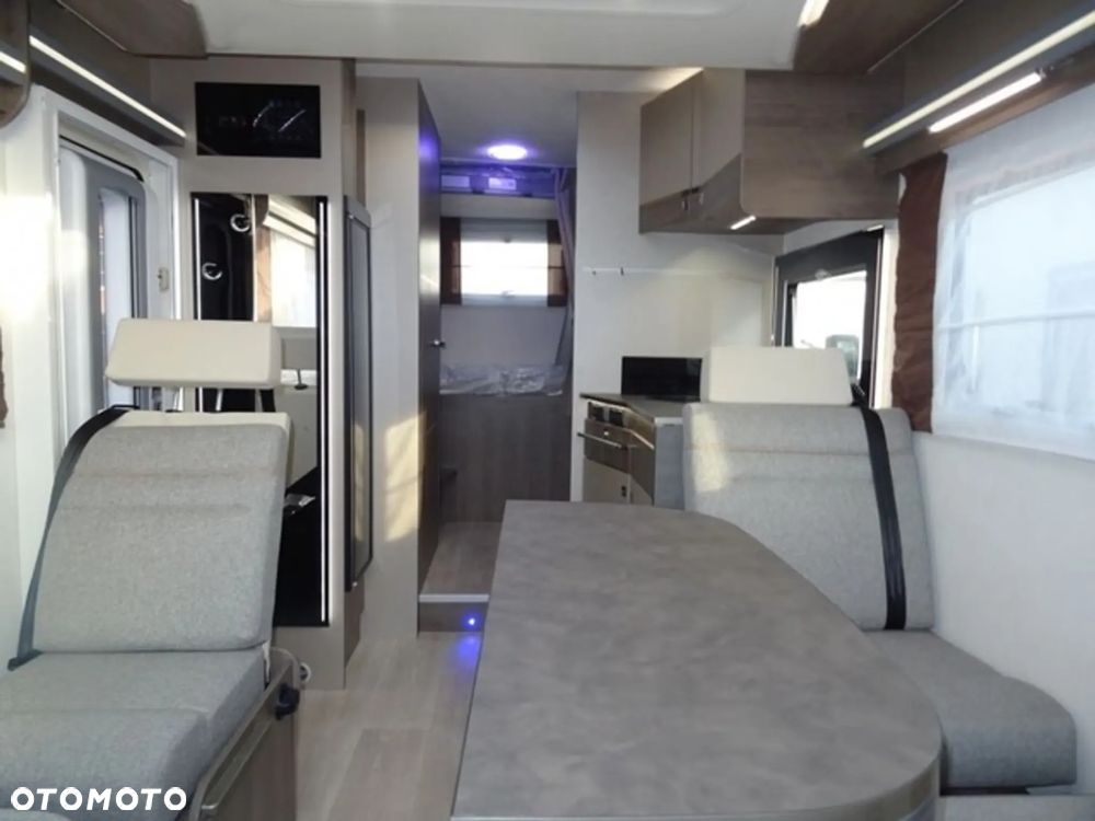 Ford Chausson 720 Titanium - 11