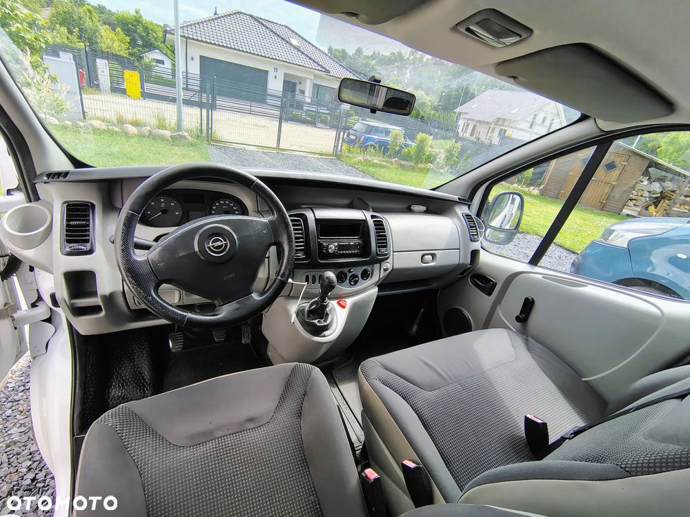 Opel Vivaro - 11