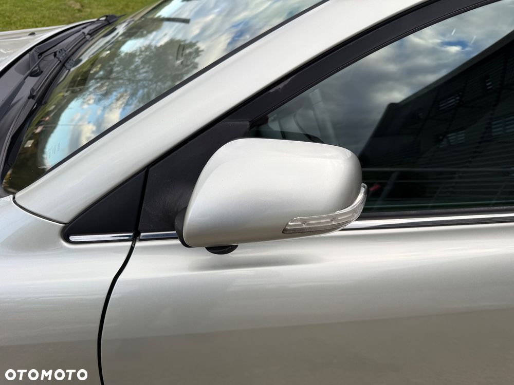 Toyota Avensis 1.8 VVT-i Combi Sol - 14