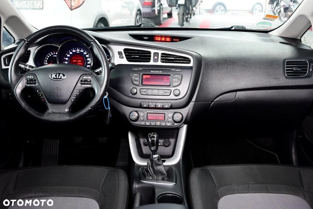 Kia Ceed 1.6 GDI Fifa World Cup Edition - 21