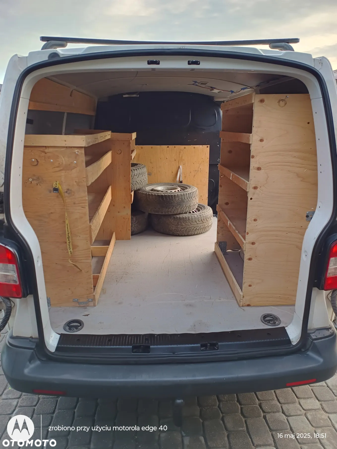 Volkswagen Transporter - 12