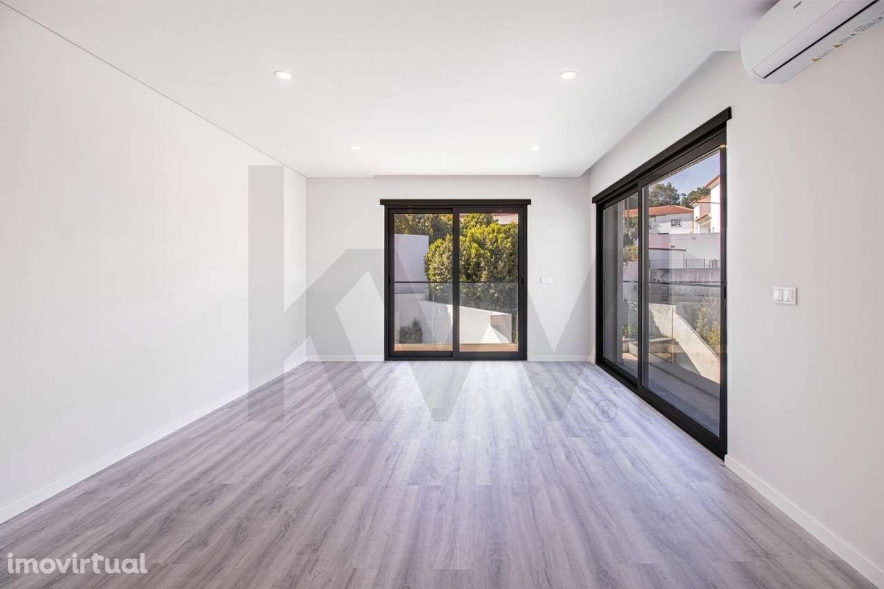 Moradia T5 Pronta a Habitar — O Espaço Ideal para a Sua Família com Ja - Grande imagem: 2/50