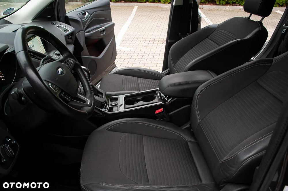 Ford Kuga 1.5 EcoBoost 4x4 Titanium - 23