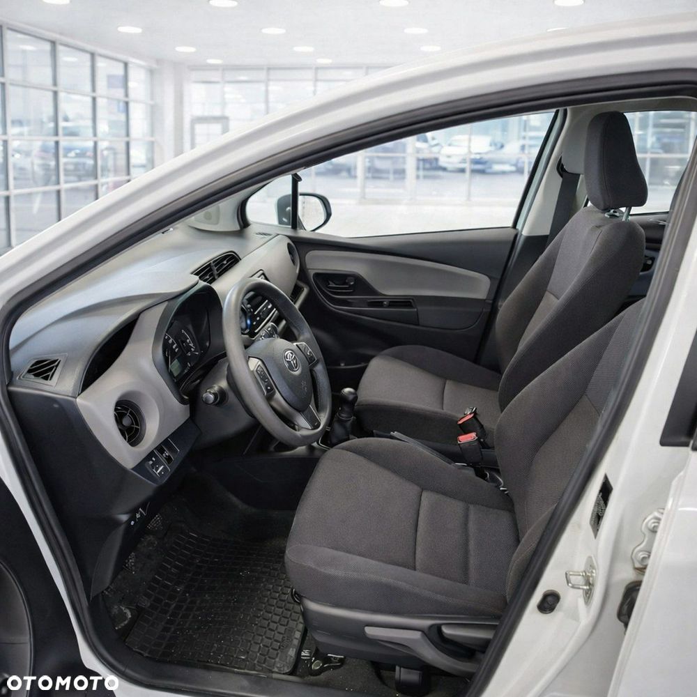 Toyota Yaris - 4