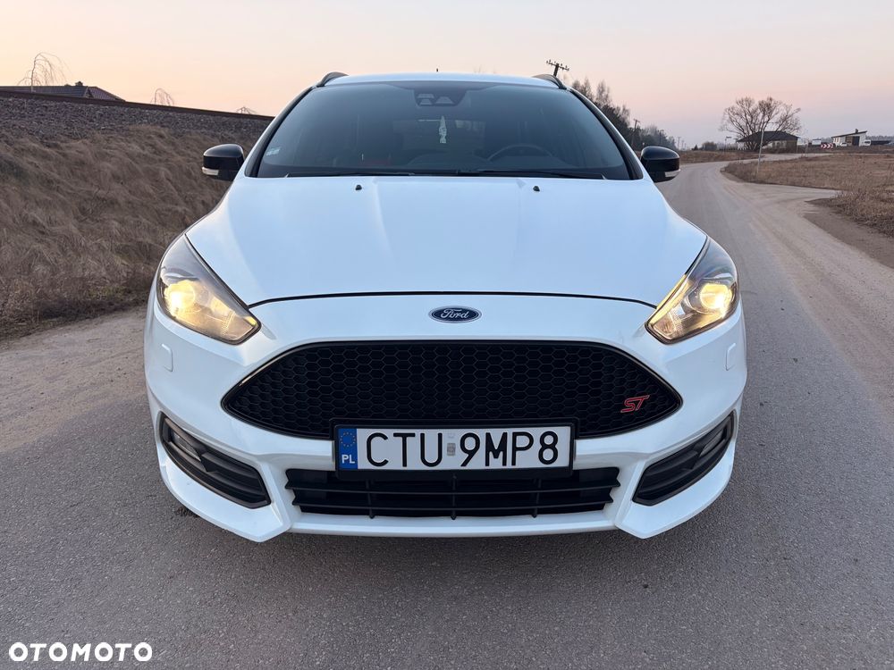 Ford Focus SW 2.0 EcoBoost ST - 25