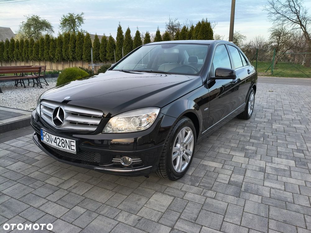 Mercedes-Benz Klasa C 180 Kompressor BlueEFFICIENCY Avantgarde - 27