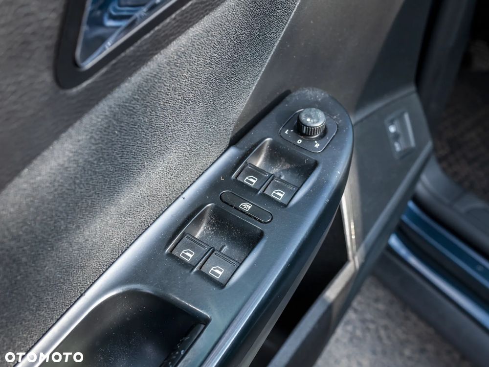 Volkswagen Passat 2.0 TDI DPF Comfortline - 18