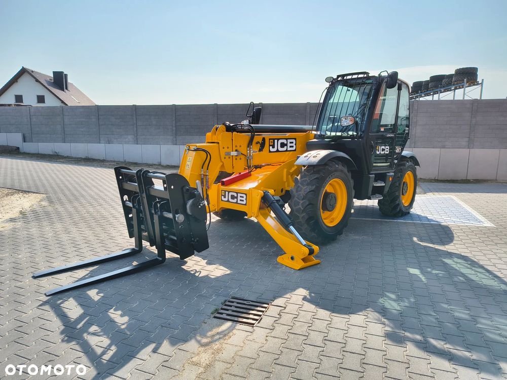 JCB 540-140 2023R klimatyzacja - 4