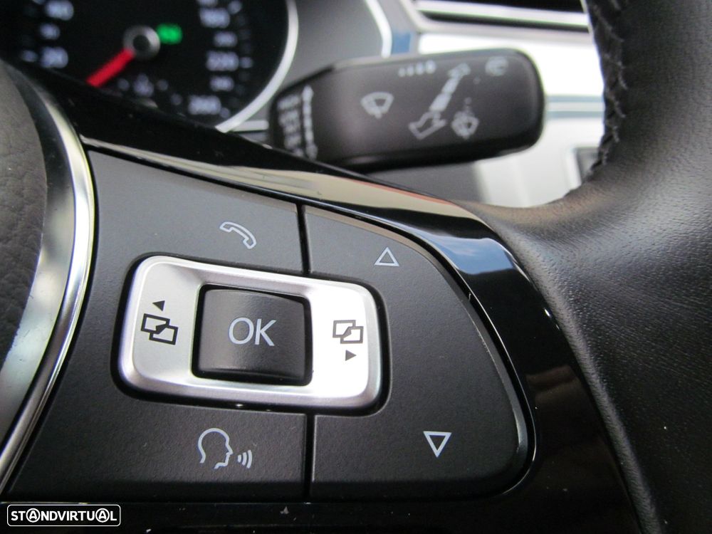 VW Passat Variant 1.6 TDI Confortline DSG - 17