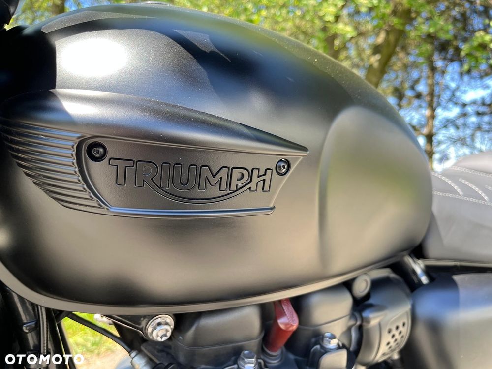Triumph Bonneville - 11