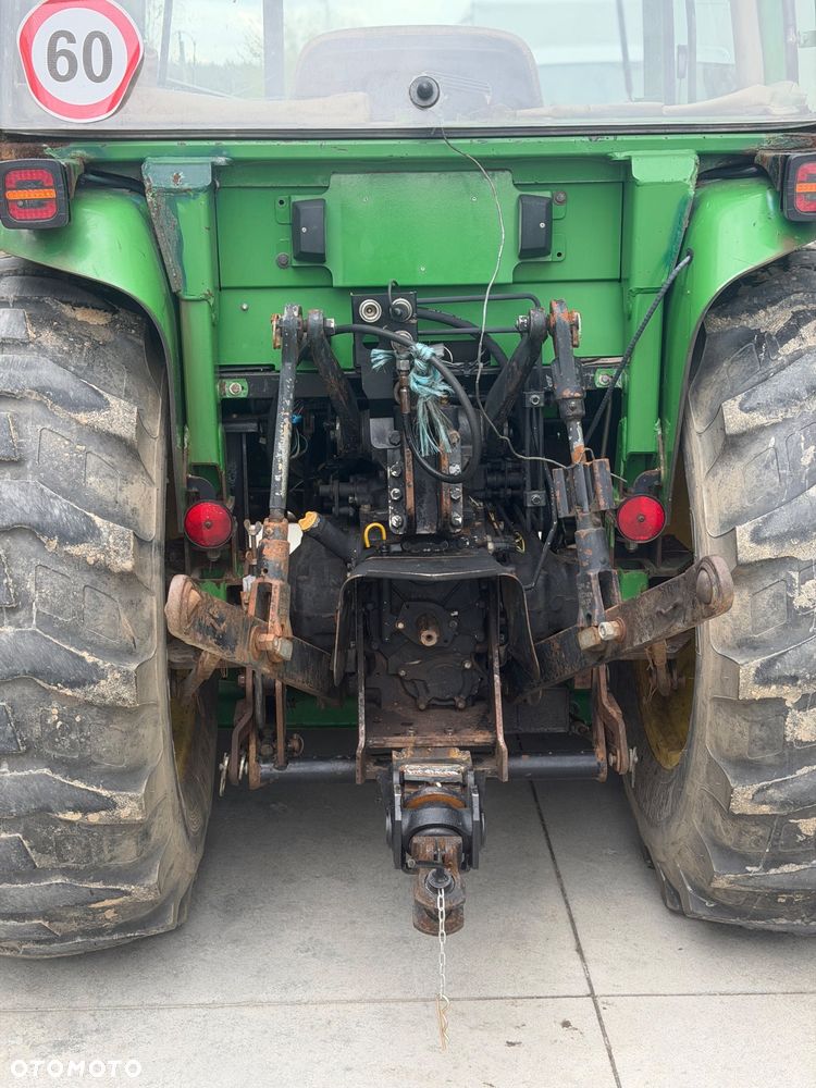 John Deere 4700 - 7