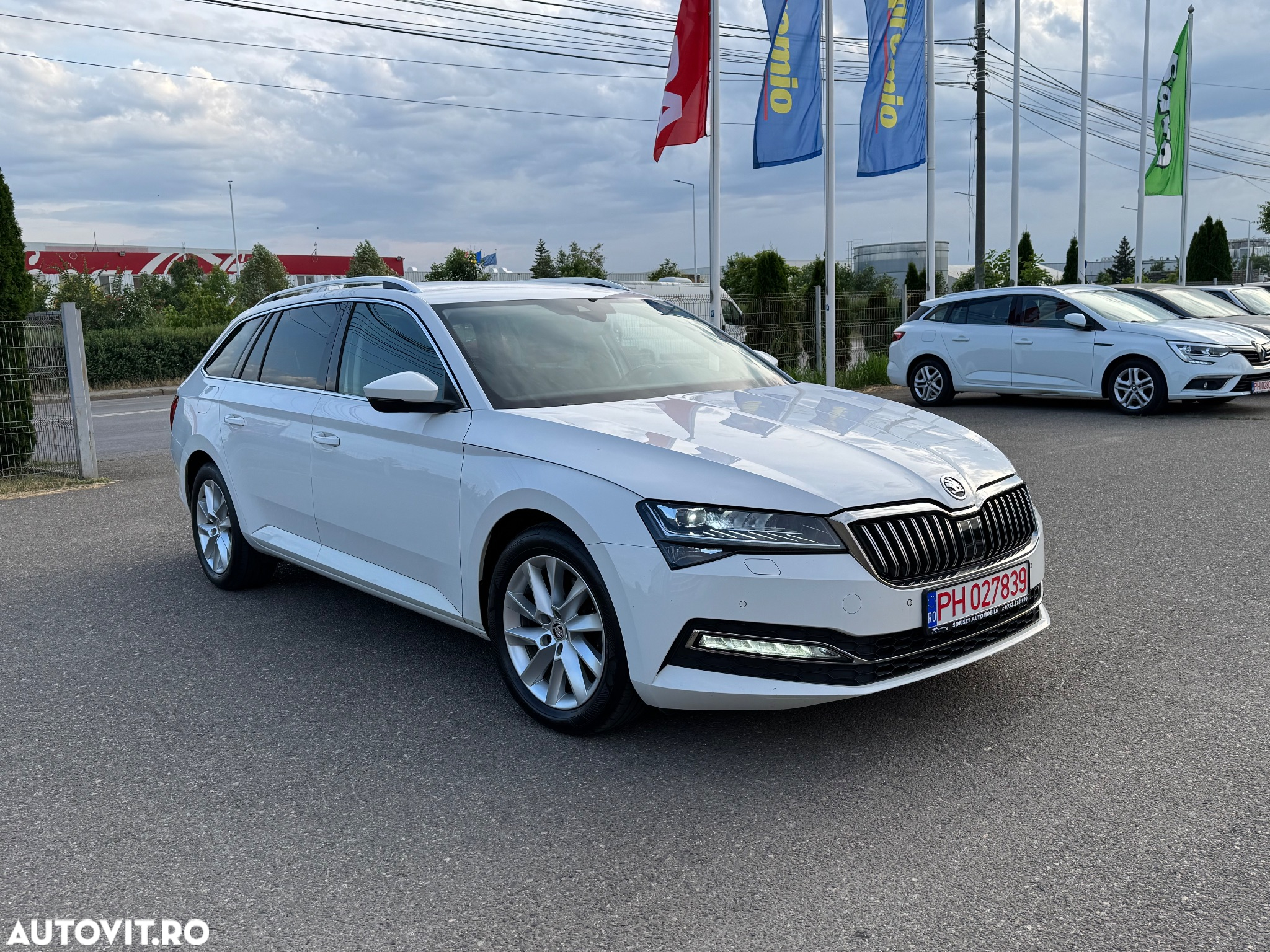 Skoda Superb Combi 2.0 TDI DSG Style - 14