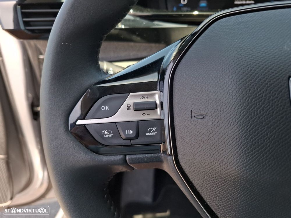 Peugeot 308 SW 1.2 Hybrid Allure e-DCS6 — fotografia 16