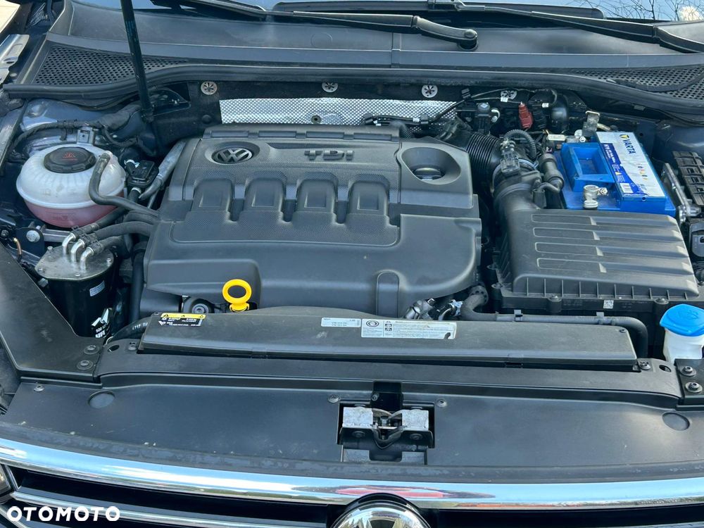 Volkswagen Passat - 12