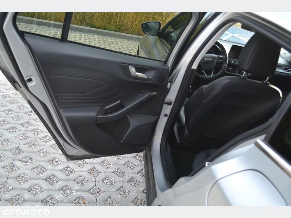 Ford Focus - 37