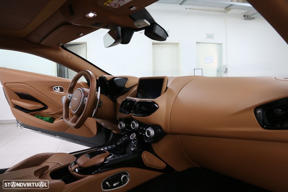 Aston Martin Vantage Coupe V8 - 10