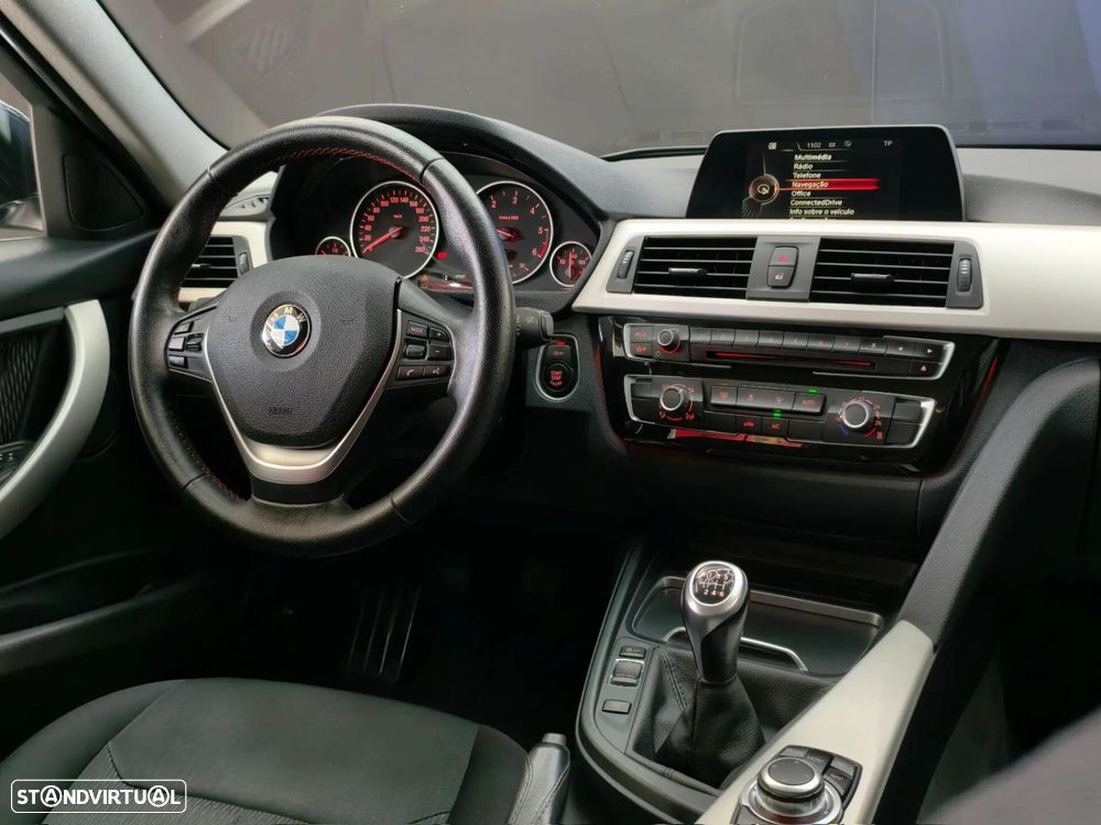 BMW 318 d Line Sport - 36