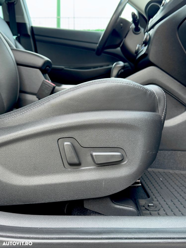 Hyundai Tucson blue 1.7 CRDi 2WD DCT Premium - 30