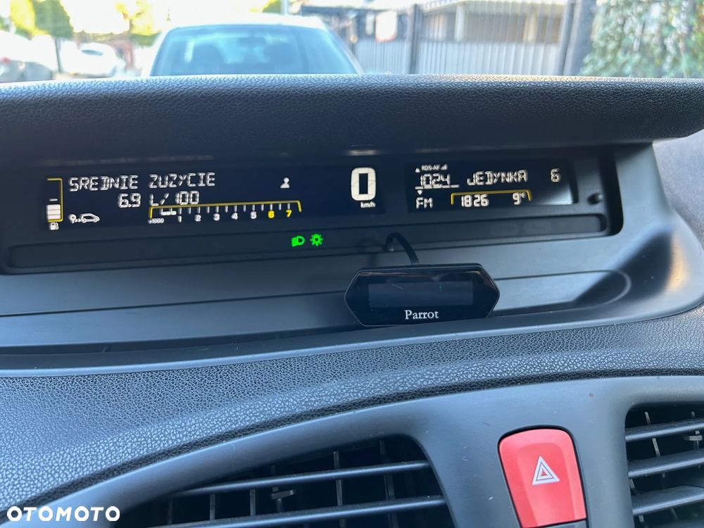 Renault Scenic 1.6 16V Authentique - 5