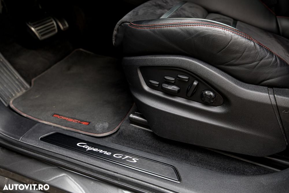 Porsche Cayenne - 14