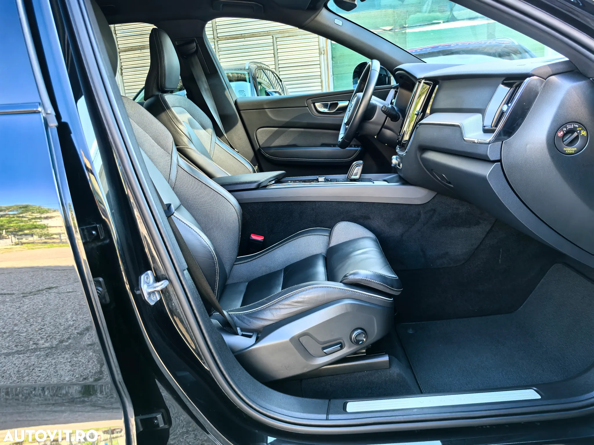 Volvo XC 60 B4 MHEV R-Design - 19
