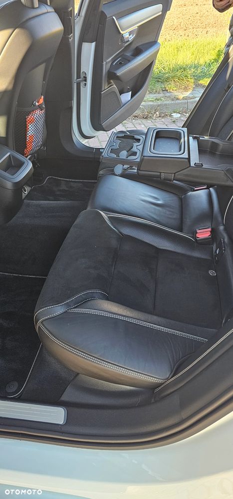 Volvo V90 D4 R-Design - 23