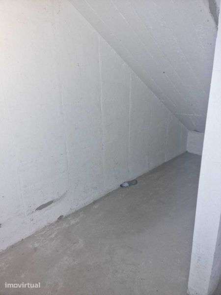 Arrendamento de 4 Arrumos em Esposende– Vários Tamanhos Disponíveis - Grande imagem: 4/12