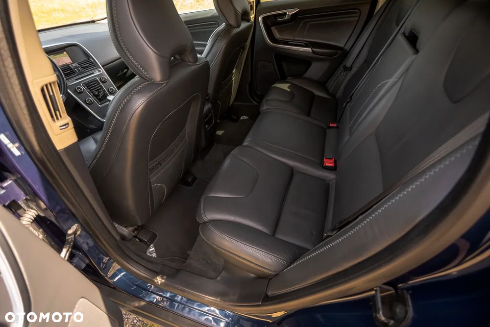 Volvo XC 60 2.4D AWD - 17