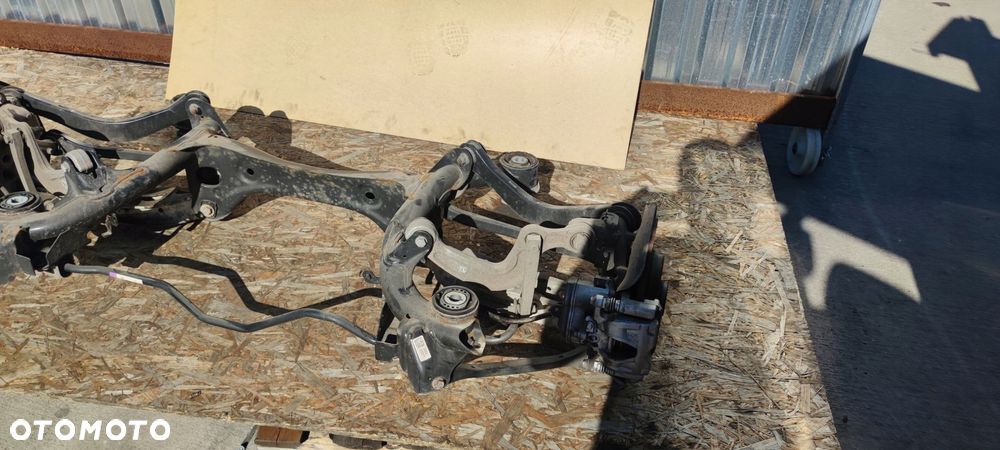 SANKI WÓZEK TYŁ KOMPLET AUDI A4 B9 A5 8W0505235S - 5