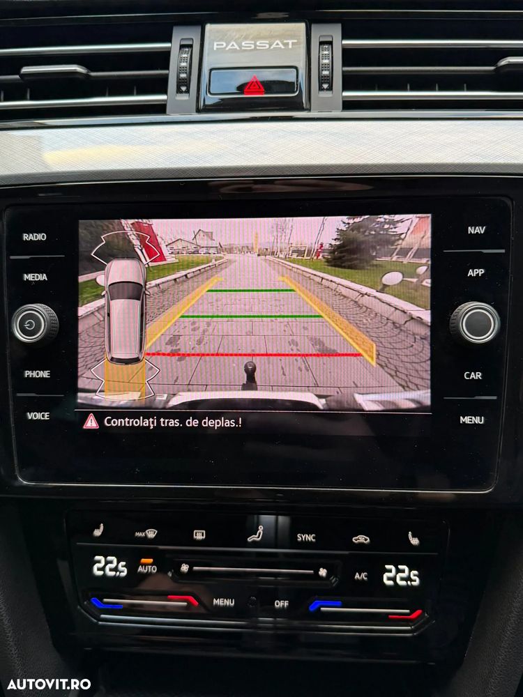 Volkswagen Passat - 12