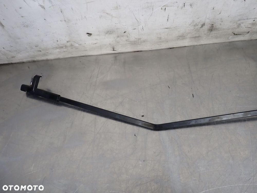 RAMIĘ WYCIERACZKI PRZÓD PRAWE PEUGEOT 207 1.6 - 3