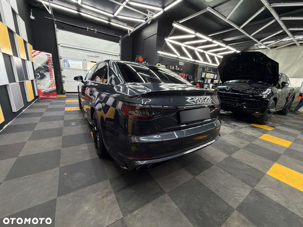 Audi A4 Limousine - 9