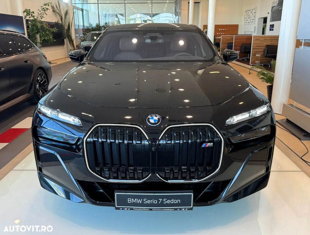 BMW M7 M760e xDrive AT PHEV - 3
