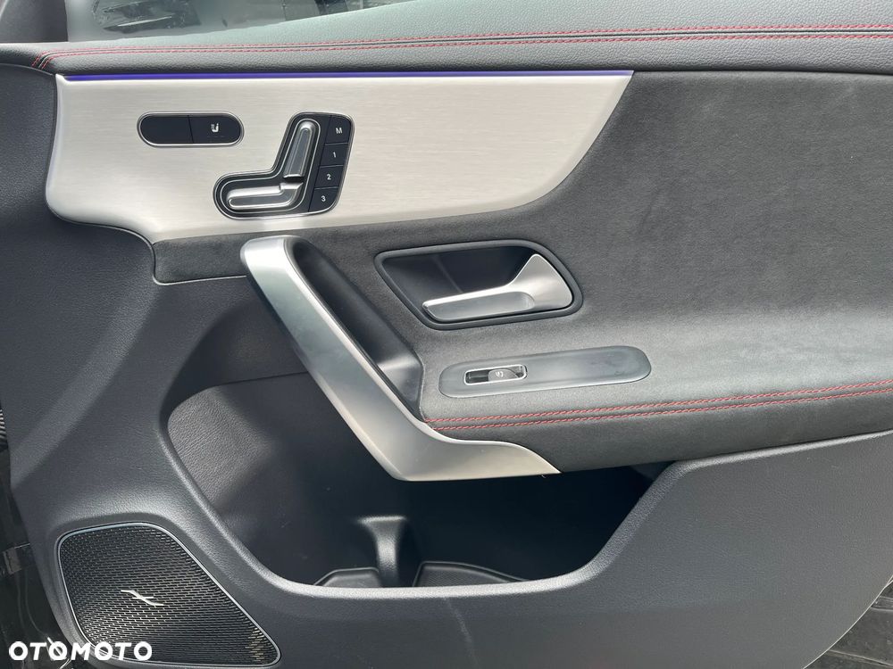 Mercedes-Benz CLA AMG 45 4-Matic 8G-DCT - 16