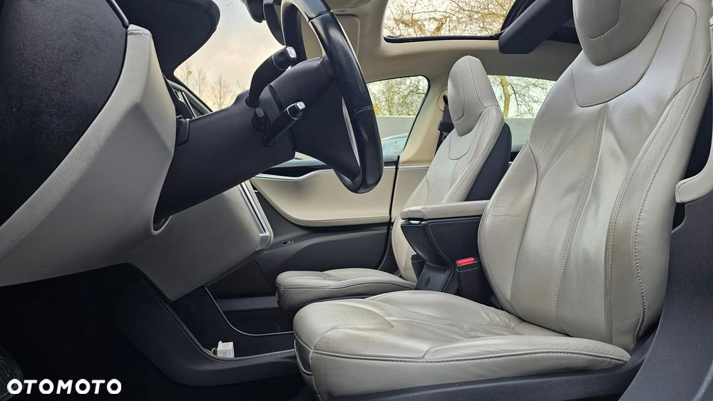 Tesla Model S Standard - 14