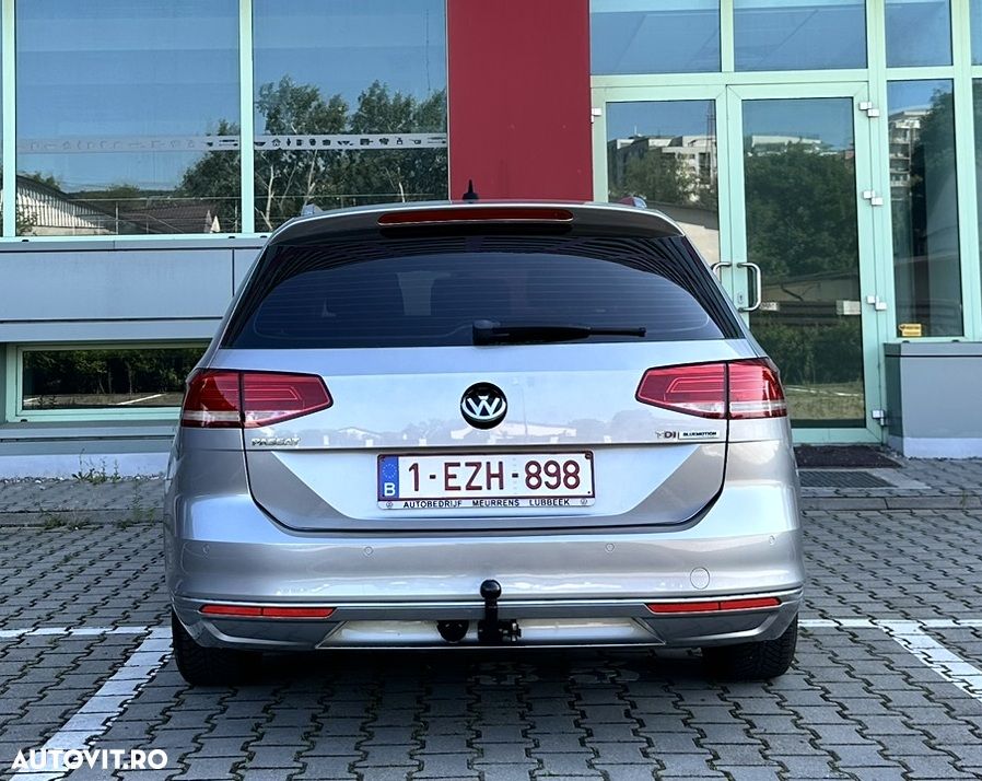 Volkswagen Passat - 32