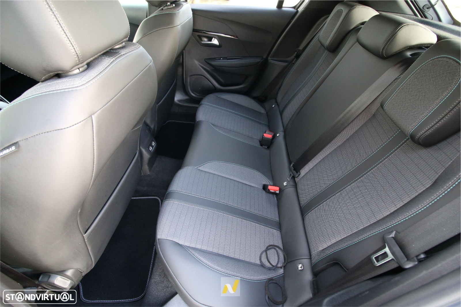 Peugeot 208 1.2 PureTech Allure Pack EAT8 - 8