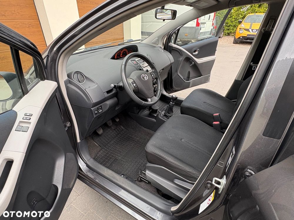 Toyota Yaris 1.33 VVT-i Life - 17