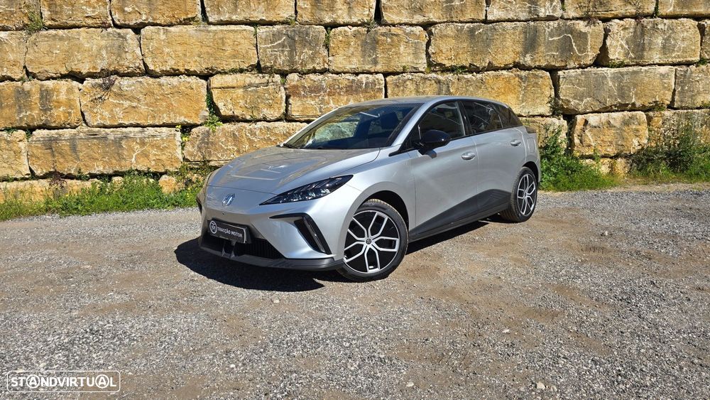 MG MG4 64 kWh Luxury - 1