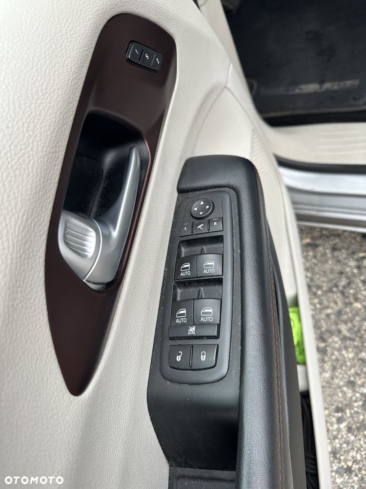 Chrysler Pacifica - 19