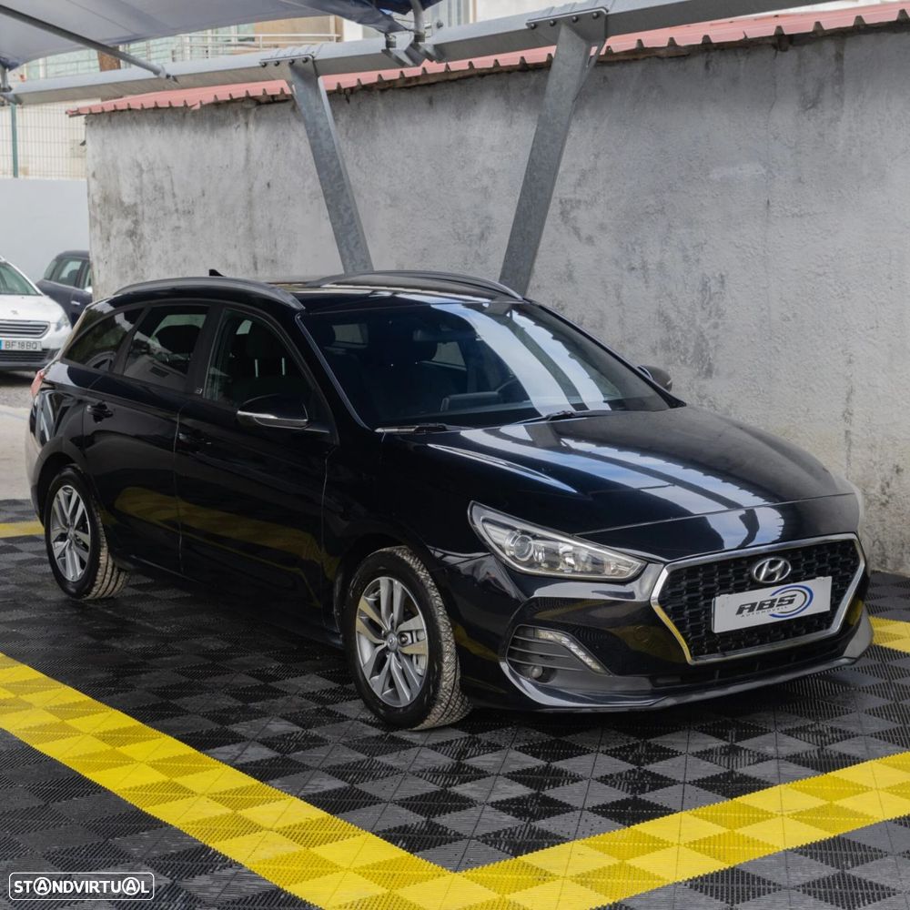 Hyundai i30 SW 1.6 CRDi Blue Comfort+Navi - 4