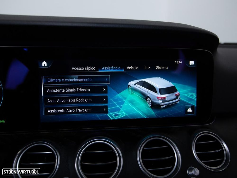 Mercedes-Benz E 300 de 9G-TRONIC AMG Line - 30