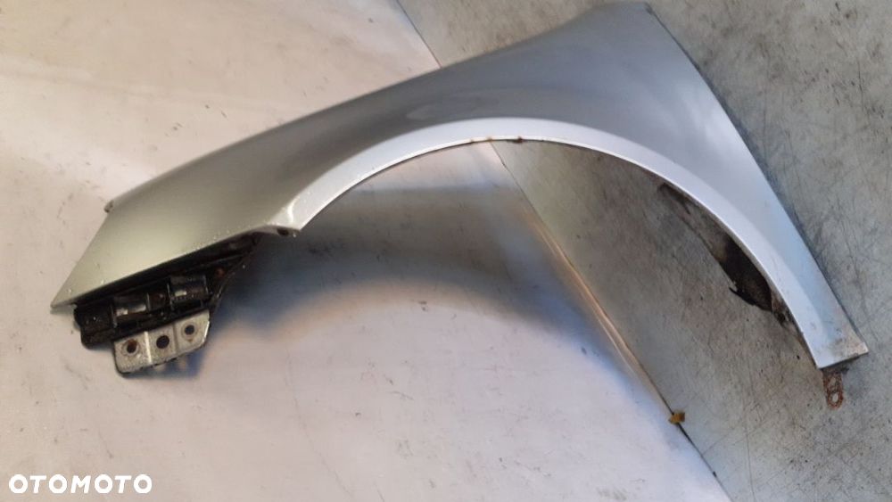 * VOLKSWAGEN  GOLF 5 V BŁOTNIK PRZÓD PRZEDNI LEWY  LA7W SREBRNY POSIADA RDZE - 2