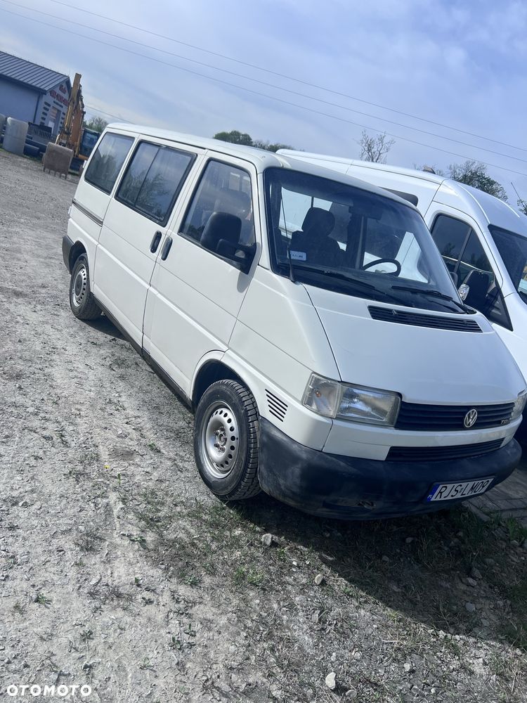 Volkswagen Transporter - 1