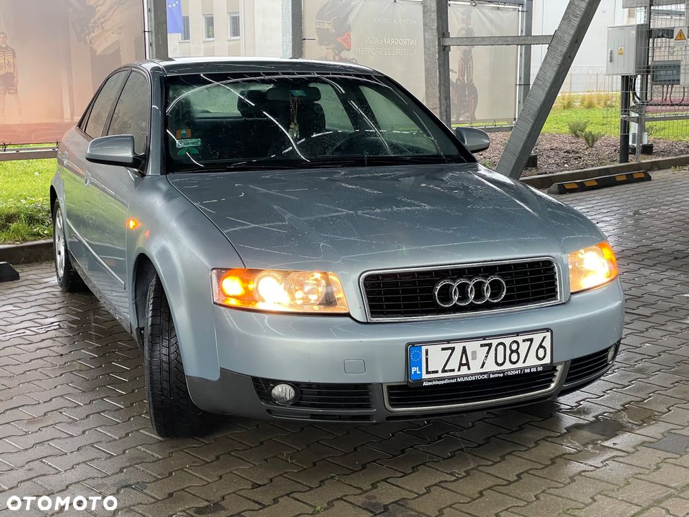 Audi A4 Limousine - 4