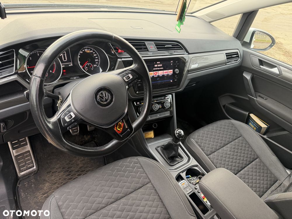 Volkswagen Touran - 5