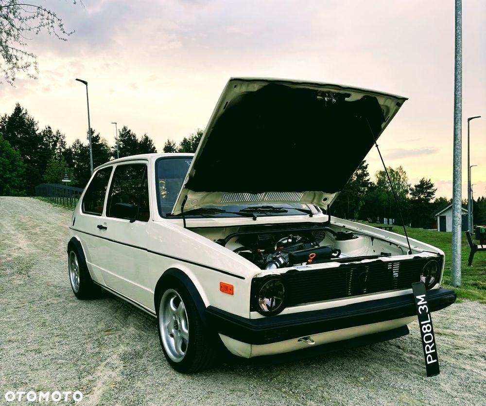 Volkswagen Golf - 6